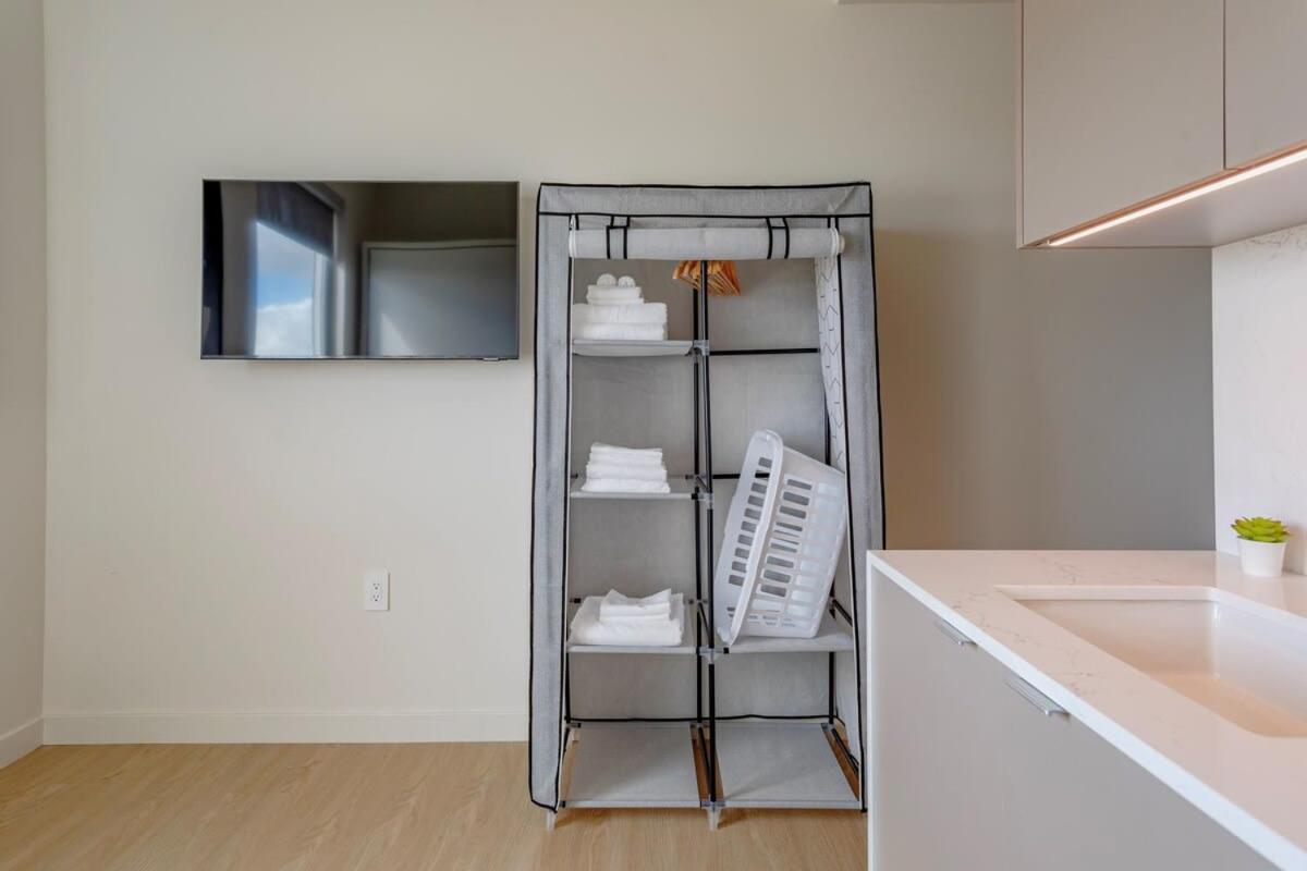 Stylish Near Ucla Coliving Suite W In Unit W&D Лос Анджелис Екстериор снимка